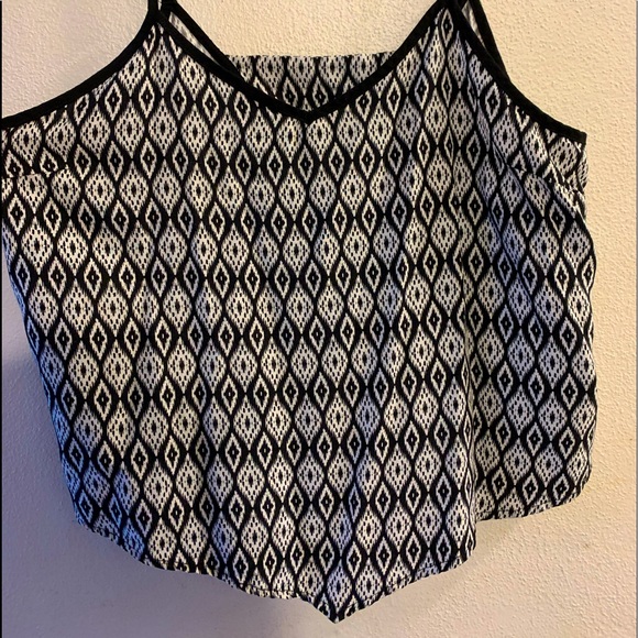 Xhileration Geometric Crop Top - Picture 1 of 5
